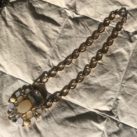 Banana Republic chunky gold tone necklace